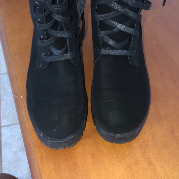 Boots - Picture 3 of 4